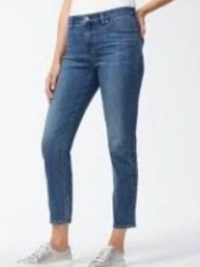 NWOT Chico’s So Slimming Ankle Girlfriend Jeans
